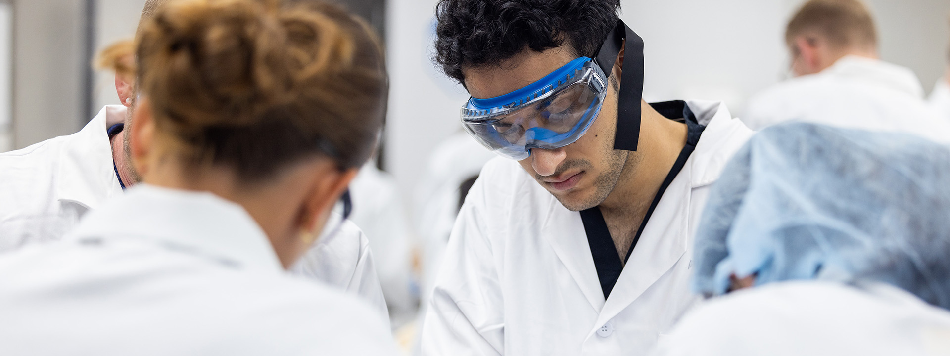 students in an anatomy class